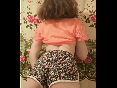 ❤️ Тачаангуй залуу бяцхан хүүхэн камер дээр шорт тайлж байна ️❌ Зовх видео манайд